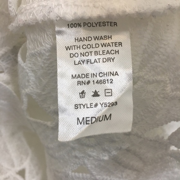 Elegant Lace Top - Picture 3 of 4